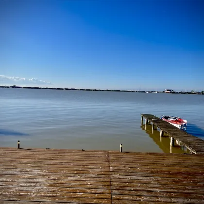 FÜR "GERN-WEITBLICKER" FAST WIE AM MEER - RUHE, ENTSPANNUNG UND FREIHEIT - HÜTTE IM SEE MIT BOOTSGARAGE - Bild 3