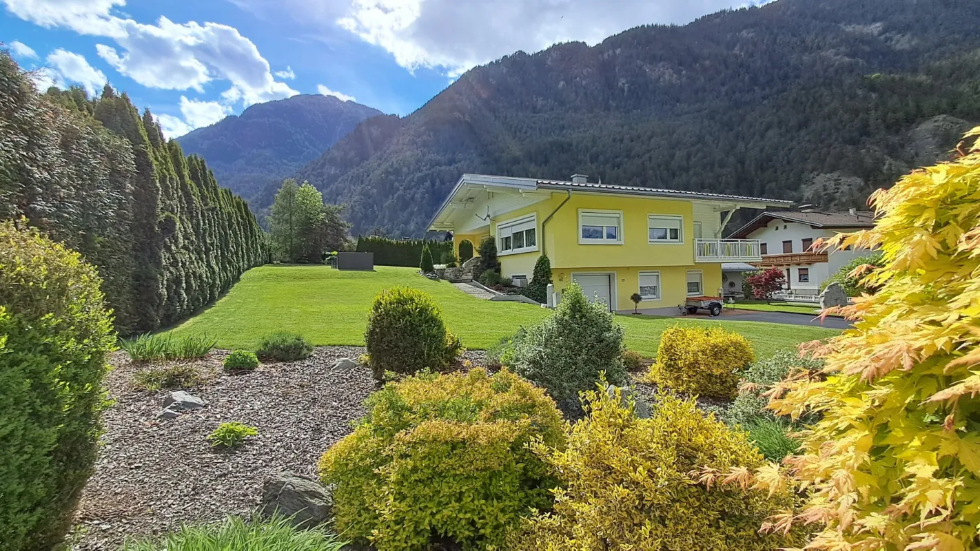 EINMALIGE Gelegenheit! Einfamilienhaus in Tirol  mit Erweiterungsmöglichkeiten - Grundstücksgröße ca. 2.224 m² - Bild 1