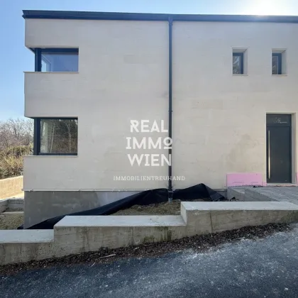! AKTIONSVERKAUF ! ~ exklusive Chance ~ Erstklassige Luxusvilla: Modernes Design und private Pool-Oase - Bild 2