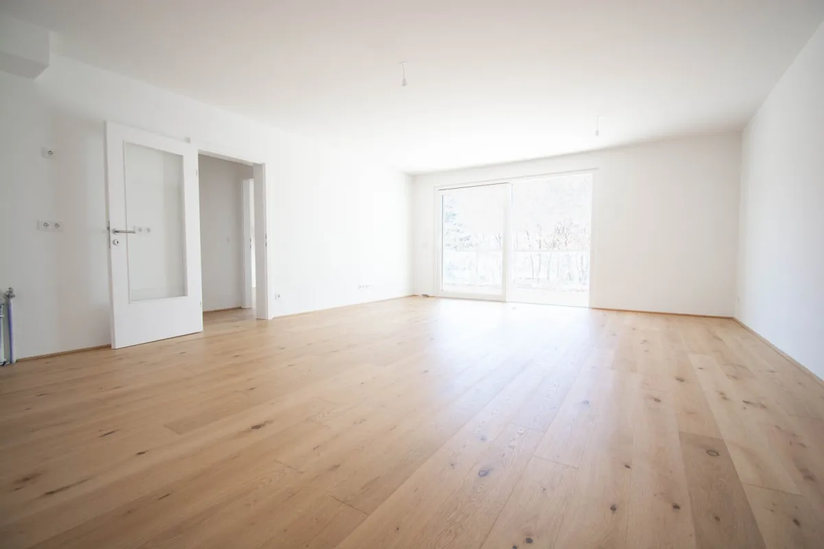 ERSTBEZUG ZUM KAUF: 3-ZIMMER-WOHNUNG MIT HERVORRAGENDER AUSSTATTUNG UND U1-NÄHE - Bild 1