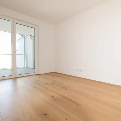 ERSTBEZUG: GROSSZÜGIGE 3-ZIMMER-WOHNUNG MIT 2 BÄDERN (1X BAD EN SUITE) UND 2 TERRASSEN - Bild 2