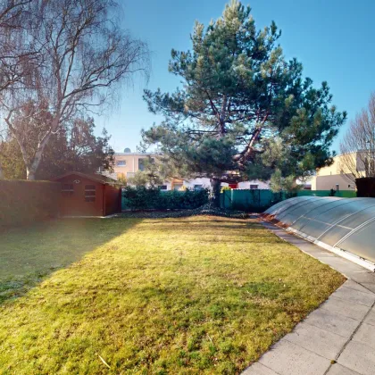 Einmalige Gelegenheit zum Top Preis !!! Traumhaftes Einfamilienhaus mit wunderschönem Garten, Pool und Garage / Pachtgrundstück - Verkäufer zahlt 3 Jahre die Pacht! - Bild 2