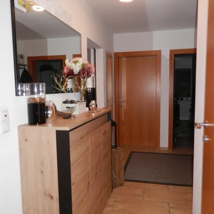 Wohnhighlight mit Top-Ausstattung – 4-Zimmer-Wohnung mit Balkon & Einzelgarage! - Bild 3