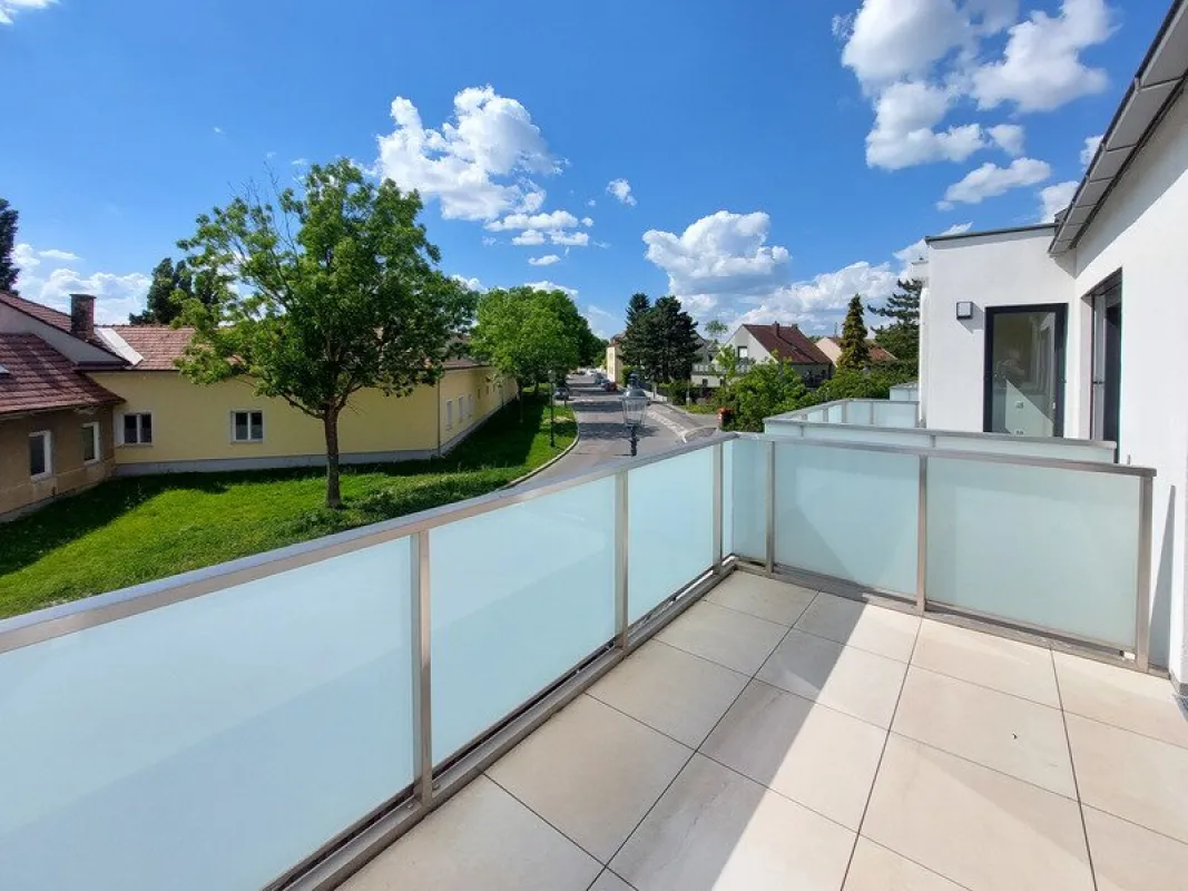 TRAUMHAFTE 4-ZIMMER-WOHNUNG MIT BALKON IN RUHIGER LAGE DER LOBAUGASSE - Bild 1