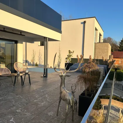 Exklusive Doppelhaushälfte in Mondsee mit traumhaftem, unverbaubarem Ausblick! - Bild 2