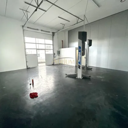 ZUR MIETE// Neubauhalle mit Anlagengenehmigung, Inventar und Hebebühne. - Bild 2