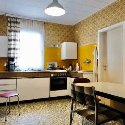 Sanierungsbedürftiges Einfamilienhaus - Bild 3