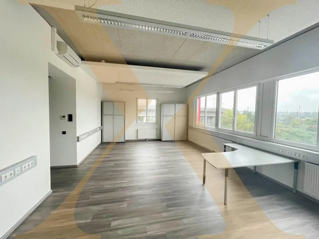Moderne und klimatisierte Büro-/Ordinationsfläche in der Linzer Innenstadt zu vermieten! - Bild 1