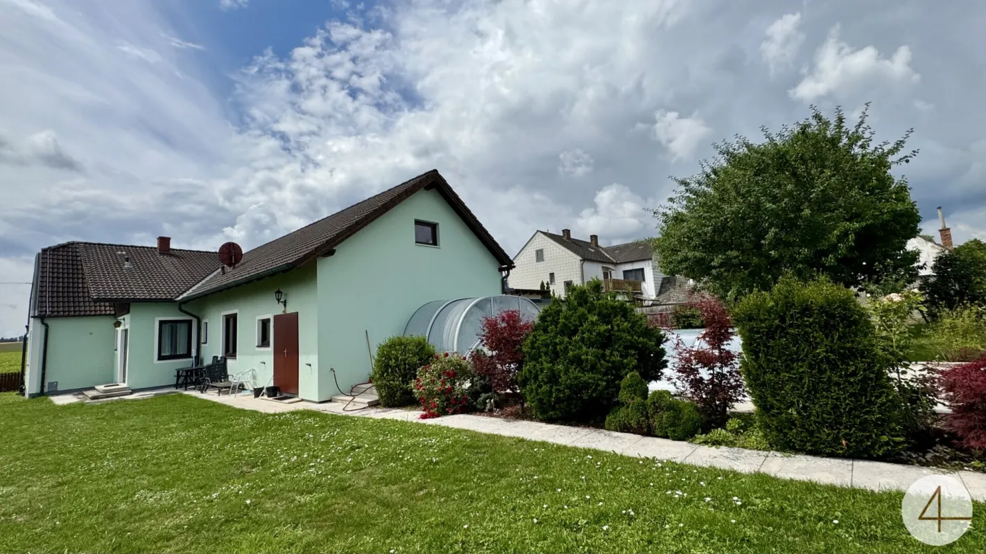 Tolles Einfamilienhaus mit Pool - Bild 1