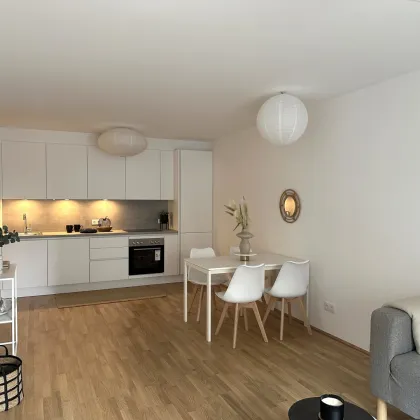 JETZT INVESTIEREN! Südseitige 3-Zimmer Wohnung in ruhiger Lage inkl. Küche! Erstbezug & Provisionsfrei - Bild 3