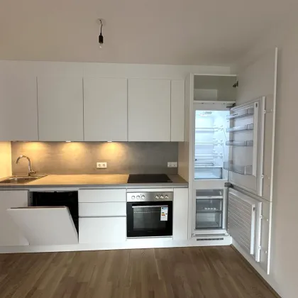 JETZT INVESTIEREN! Erstbezugstraum in ruhiger Lage - 3 Zimmer inkl. Küche und südseitigem Balkon - Bild 3