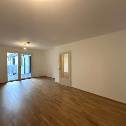 JETZT INVESTIEREN! Charmante 2-Zimmer Wohnung mit getrennter Küche und geräumigem Schlafzimmer - Erstbezug und Provisionsfrei! - Bild 3