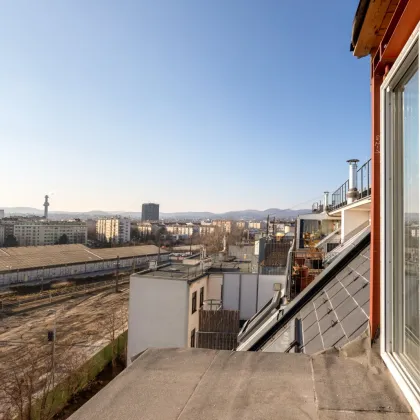 4-Zi. Dachgeschoß-Erstbezug mit Terrasse im Stilaltbau! Helle Ruhelage! - Bild 3