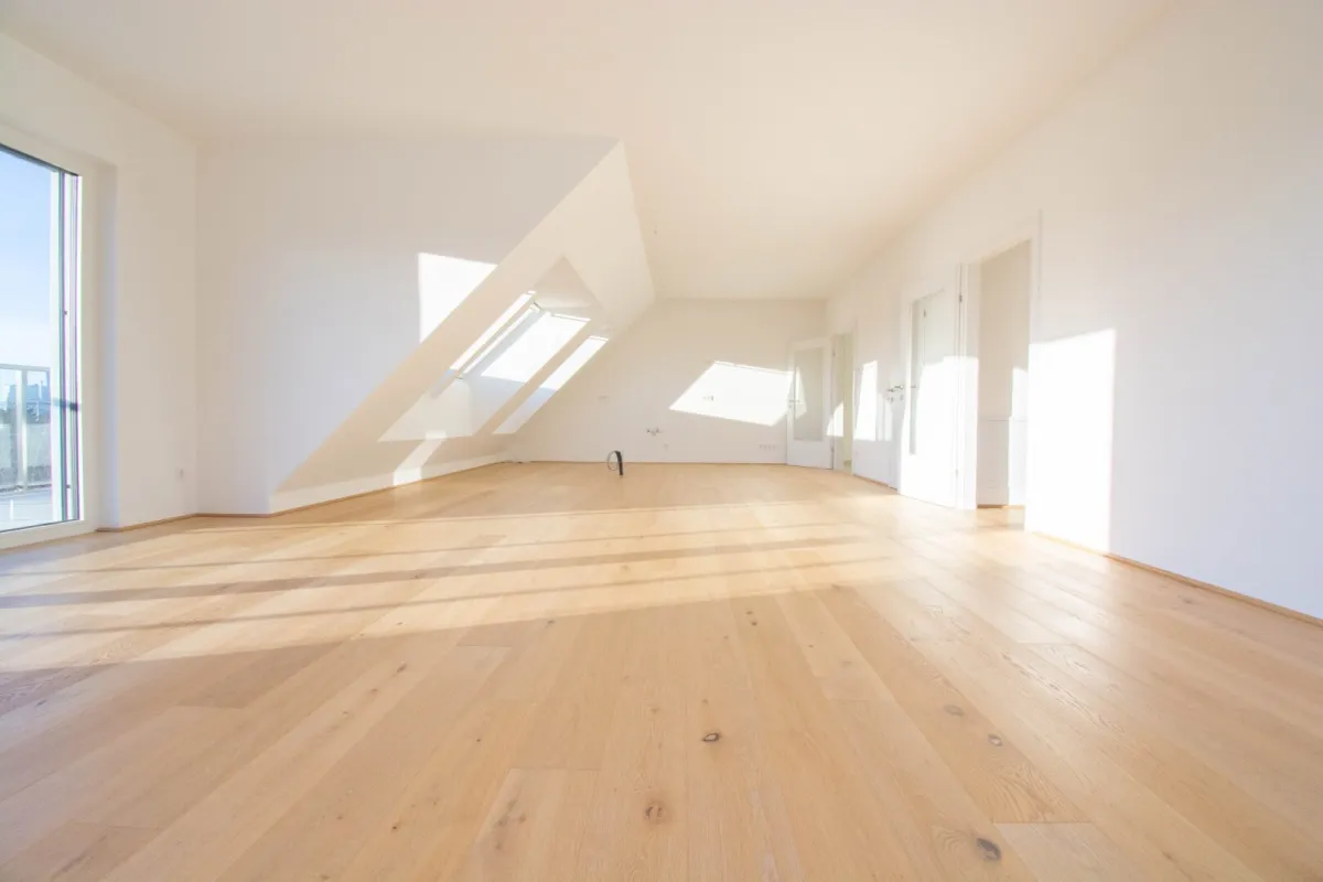 EXKLUSIVE PENTHOUSE-WOHNUNG MIT ZWEI TERRASSEN, HOCHWERTIGER AUSSTATTUNG UND VIEL RAUM ZUM WOHLFÜHLEN - Bild 1