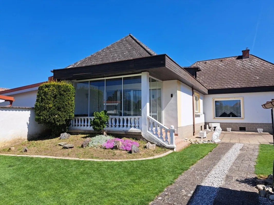 Top Preis - Schönes Familienhaus mit feinem, ruhigen Garten - Wintergarten und 2 Gartenhäusern - Nähe Eisenstadt - Bild 1