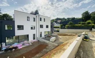 PREISREDUKTION! EXKLUSIVE 4-5 ZIMMER DOPPELHAUSHÄLFTEN MIT FREIFLÄCHEN IN GRÜNRUHELAGE!