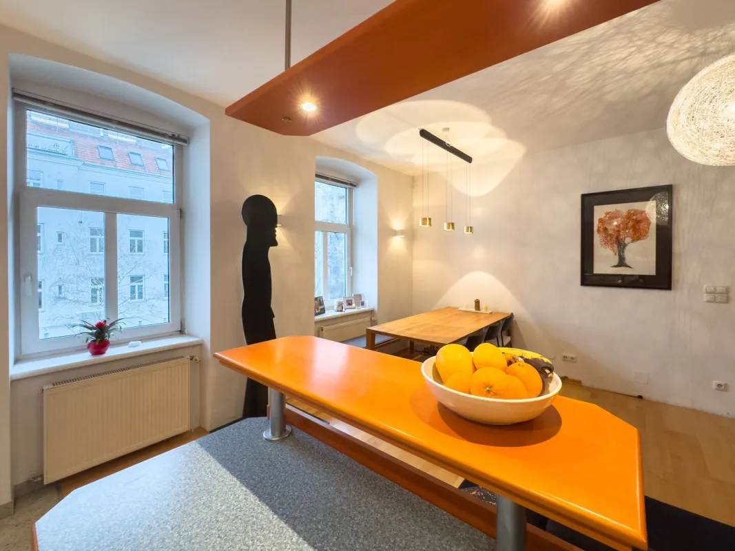 HÖCHSTER WOHNKOMFORT - sanierter Altbau mit Lift innerhalb des Gürtels - Bild 1