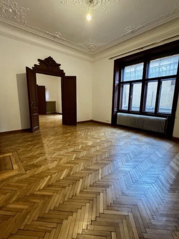 großzügiges, repräsentatives Altbaubüro in attraktivem Gründerzeithaus mit kleiner hofseitiger Terrasse nächst Wiedner Hauptstraße! - Bild 1