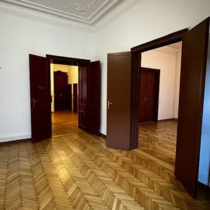 großzügiges, repräsentatives Altbaubüro in attraktivem Gründerzeithaus mit kleiner hofseitiger Terrasse nächst Wiedner Hauptstraße! - Bild 3