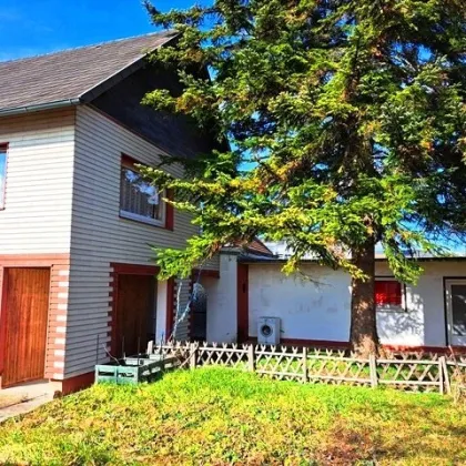 GERÄUMIGES GROSSFAMILIENHAUS MIT SCHÖNEM GARTEN, TERRASSE UND GARAGE! 8 ZIMMER - 2 BÄDER! - Bild 2