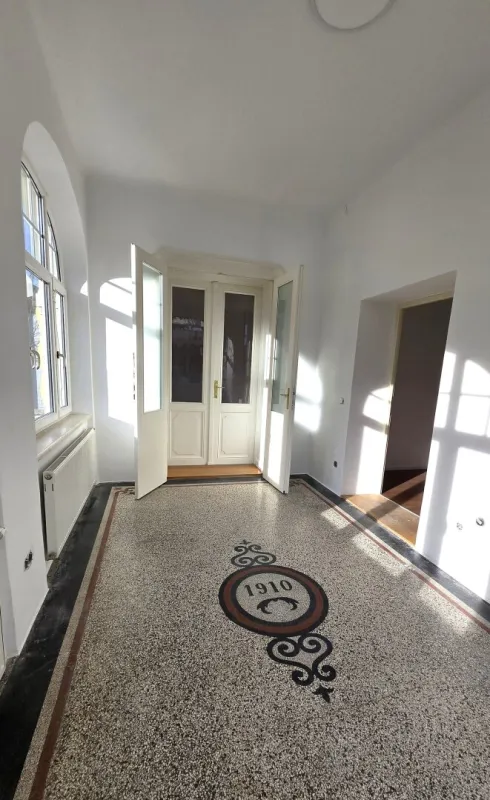 gediegene Bürofläche mit Charme - Erstbezug nach Renovierung! - Bild 1