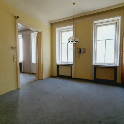 Unsanierte Wohnung in einem wunderschön sanierten Stilaltbau - Gaußplatz/Augarten - Bild 2