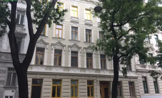 LEERSTEHENDE RENOVIERUNGSBEDÜRFTIGE WOHNUNG IN GEPFLEGTEM ALTBAU! LIFTBENÜTZUNG INKLUSIVE.