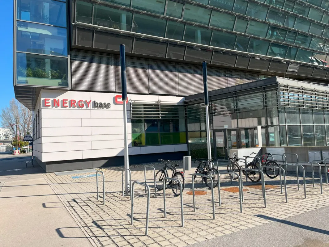 Wunderschöne geräumige Bürofläche im energieeffizienten Gebäude (Top: 2.4) provisionsfrei - Bild 1