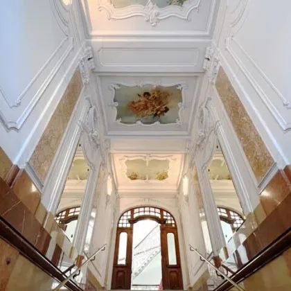 BESTLAGE HIETZINGS: HISTORISCHES STADTHAUS MIT AUSBAUBAREM DACHBODEN & ENTWICKLUNGSPOTENTIAL ZU VERKAUFEN - Bild 2