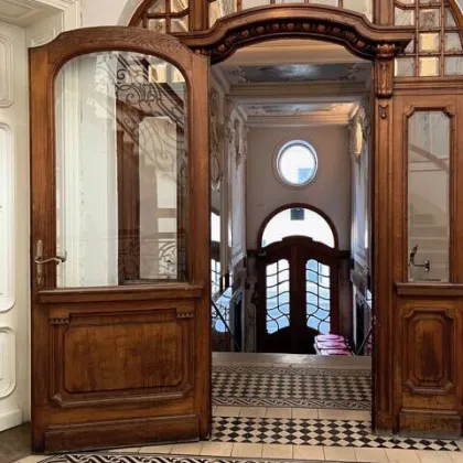 BESTLAGE HIETZINGS: HISTORISCHES STADTHAUS MIT AUSBAUBAREM DACHBODEN & ENTWICKLUNGSPOTENTIAL ZU VERKAUFEN - Bild 3