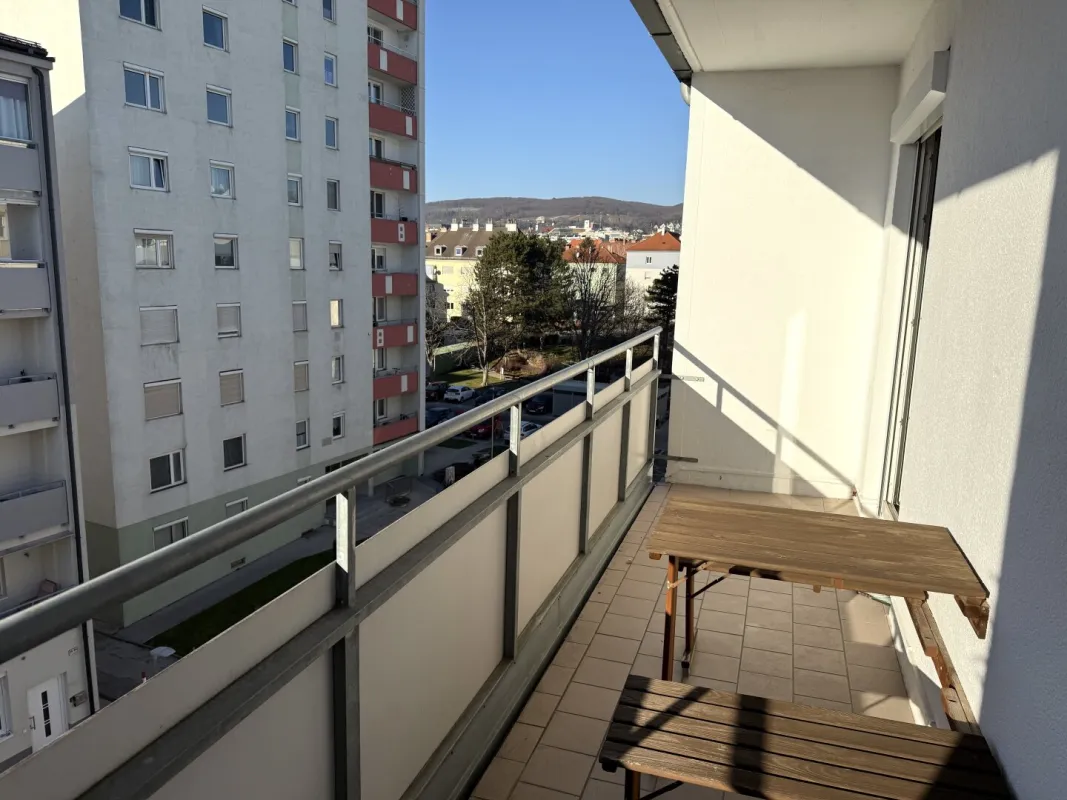 Sanierte Anlegerwohnung in Eisenstadt – 90 m² Wohnfläche mit Loggia und Garagenplatz - Bild 1