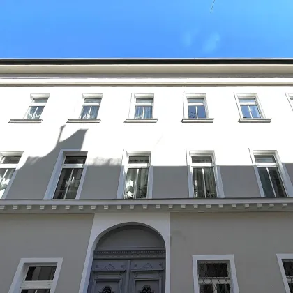 FAST 4. BEZIRK -  RESTAURIERTES BIEDERMAIERHAUS - FANTASTISCHER ERSTBEZUG - PERFEKTER GRUNDRISS - 2.LIFTSTOCK - Bild 2