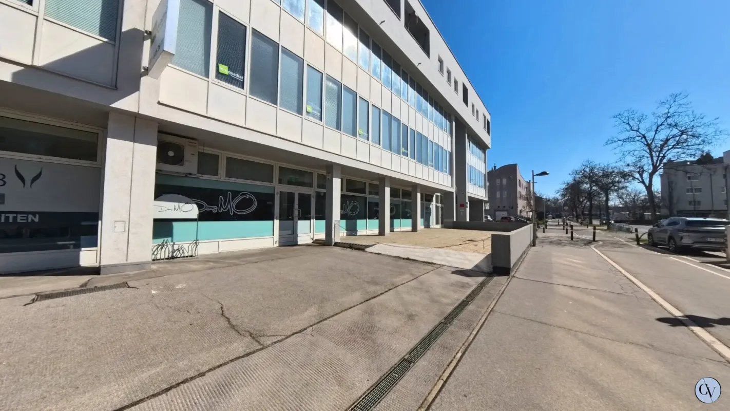 Top-Geschäftslokal mit großem Schanigarten - Perfekt für Gastronomie, Gesundheit & Beauty - Bild 1