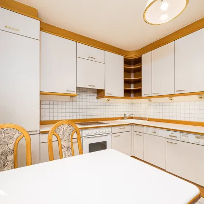 U3 Hütteldorfer Straße/Johnstraße: Top-geschnittene 3-Zimmer Wohnung mit verglaster Loggia im 1. Liftstock - Bild 3