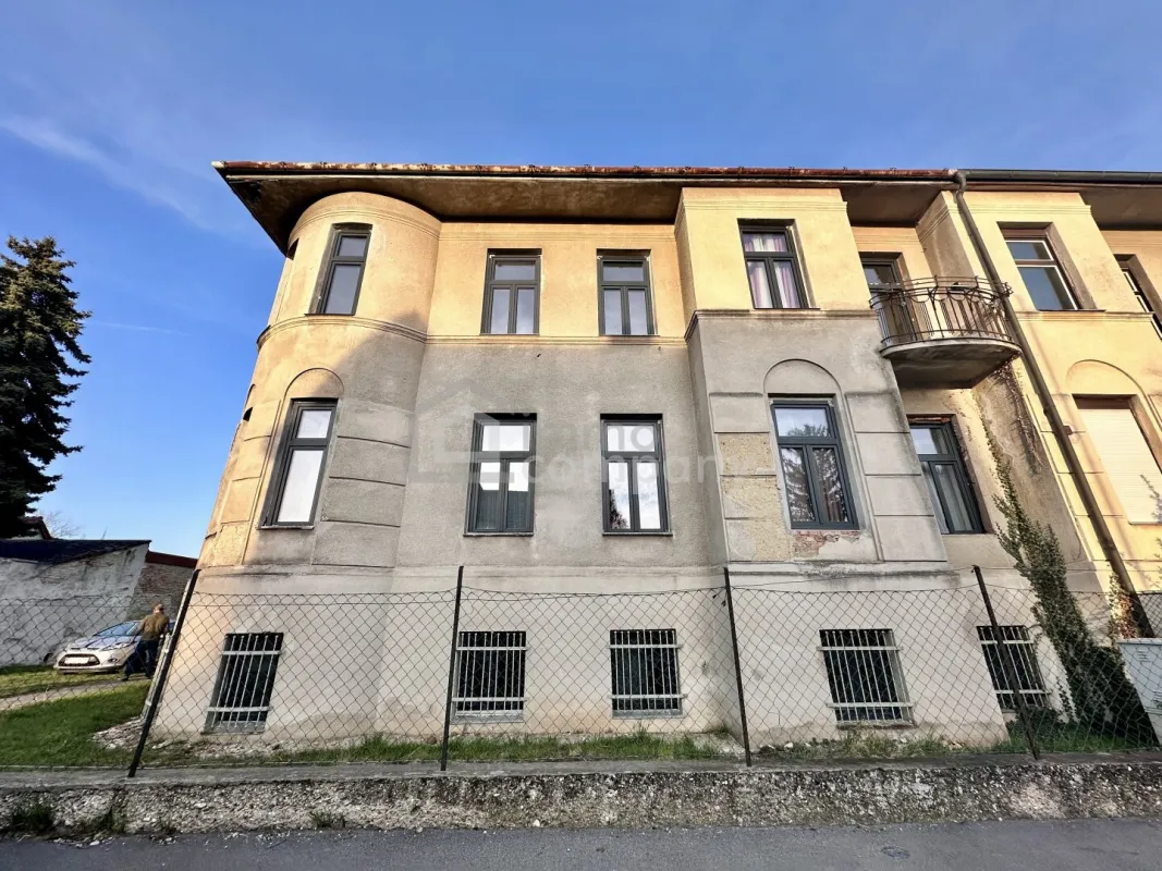 Attraktives Mehrfamilienhaus, Baugrund,  mit großem Potenzial - Bild 1