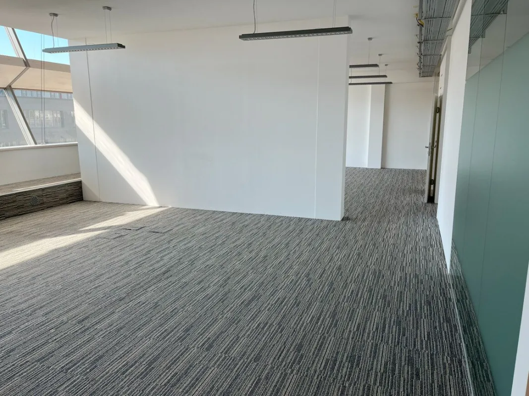Hochwertig topausgestattete Bürofläche im energieeffizienten Gebäude (Top: 3.3) provisionsfrei - Bild 1