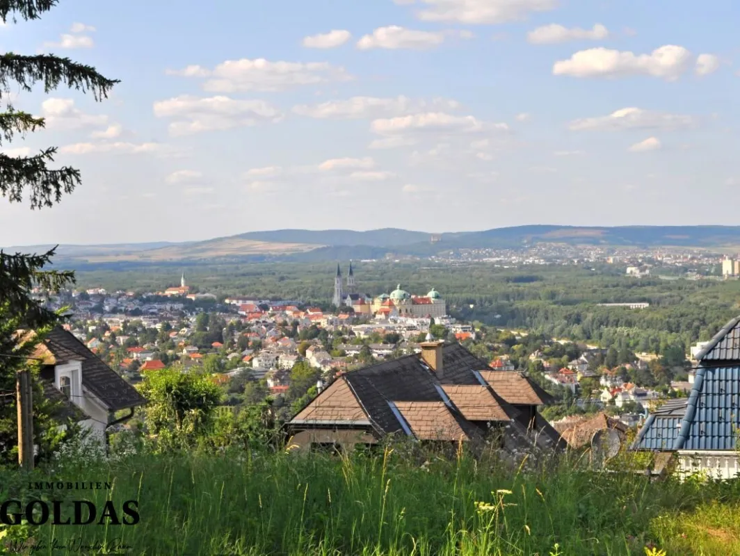 Panorama-Grundstück mit beeindruckender Fernsicht - Bild 1