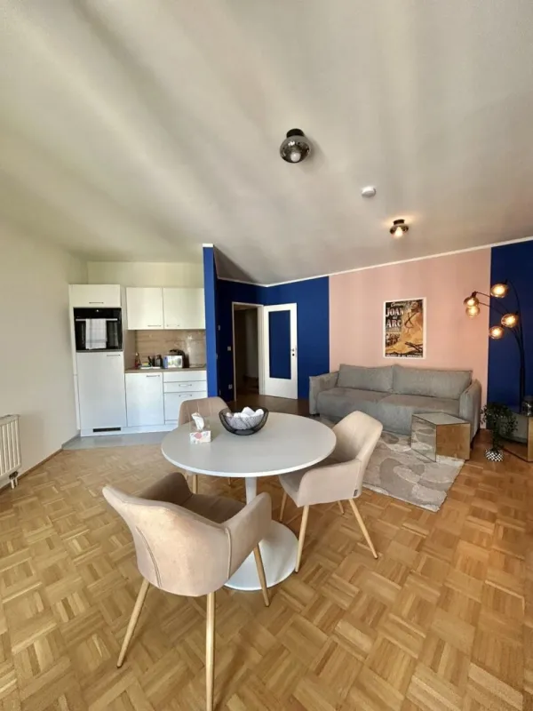 Neuwertige 2-Zimmer-Wohnung mit Balkon in 1050 Wien – jetzt mieten! - Bild 1