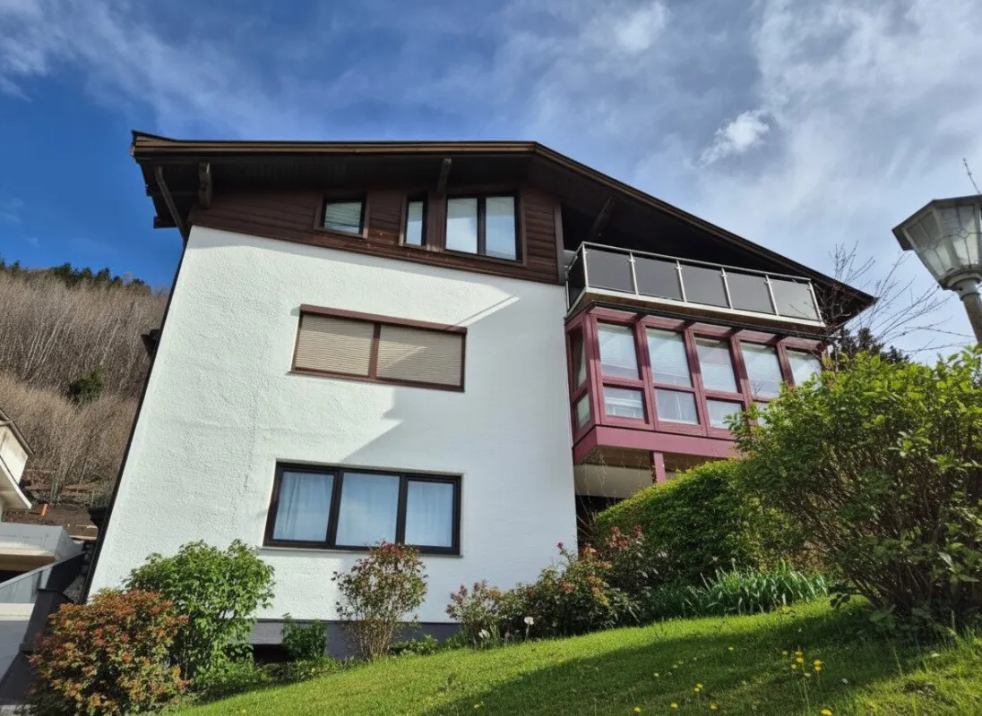 Top-Anlageobjekt !Schönes  Mehrfamilienhaus mit 3  parifizierten Wohnungen - Bild 1