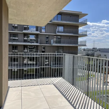 Sehr gut aufgeteilte 3 Zimmerwohnung mit großem Balkon - Bild 3