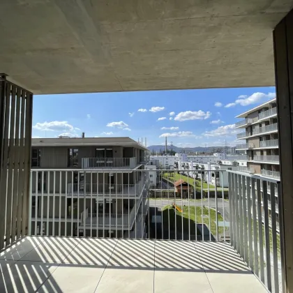 Helle 2 Zimmerwohnung mit überdachtem Balkon - Bild 2
