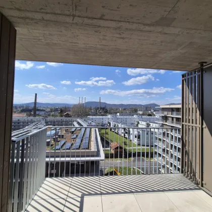 Helle 2 Zimmerwohnung mit Ausblick i m Obersten Stockwerk - Bild 2