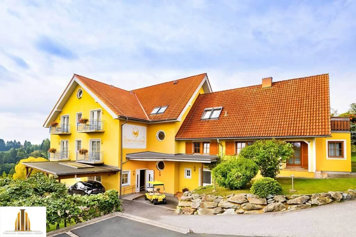 Top Pension mit großer Liegenschaft und dazu ein Vierkanthof in Thermenregion neben Golfplatz! - Bild 1