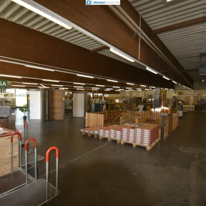 Betriebsobjekt mit Verkaufslokal und großer Halle an gut frequentierter Stelle im Kremser Gewerbepark direkt bei Anschluss zur S5 - Bild 2