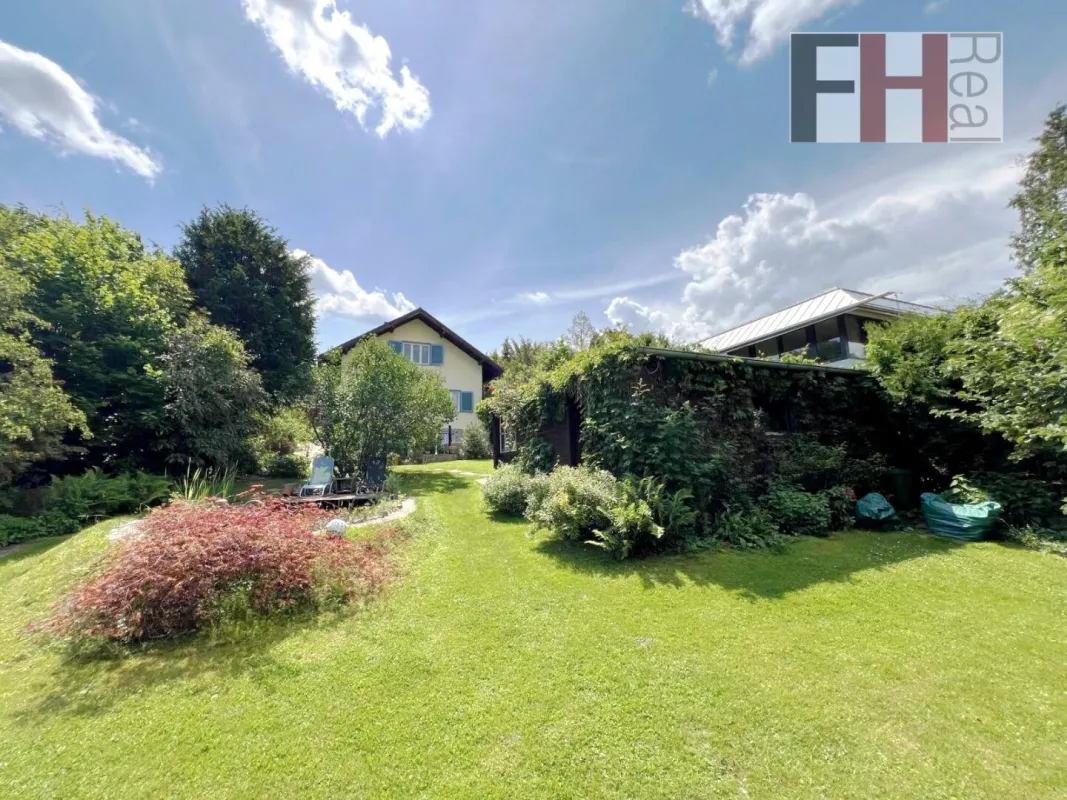 Gepflegtes Haus mit Charme und Flair auf traumhaftem Grundstück! - Bild 1
