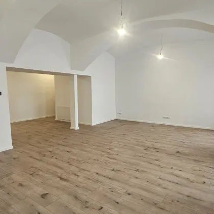 ERSTBEZUG - Büro mit Flair - top Lage nahe Schwarzspanierstraße - Bild 3