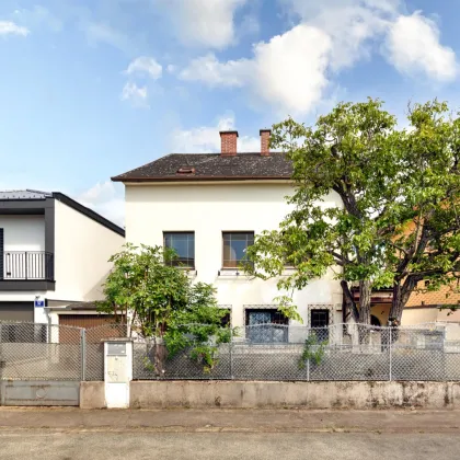 INVESTMENT | CA. 3,6% KP-RENDITE | Befristet vermietetes Haus | ca. 404 m² Nutzfläche | Inkl. Architektenstudien | Ost/West | Großer Garten & Garage - Bild 2