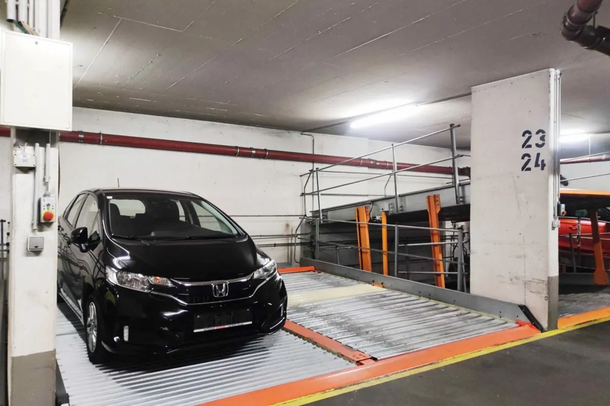 Gepflegter Garagenplatz, PKW-Stellplatz -  Nähe AKH / Top-Lage - Bild 1