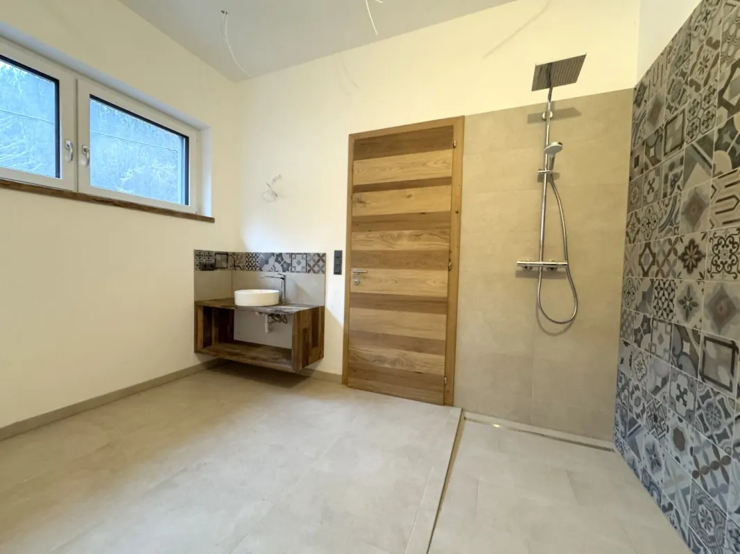 Arnfels, Gewerbeobjekt gemischt, Hallen, Büro, Wohnungen, Penthäuser mit Pool, Top Lage, Anleger - Bild 1