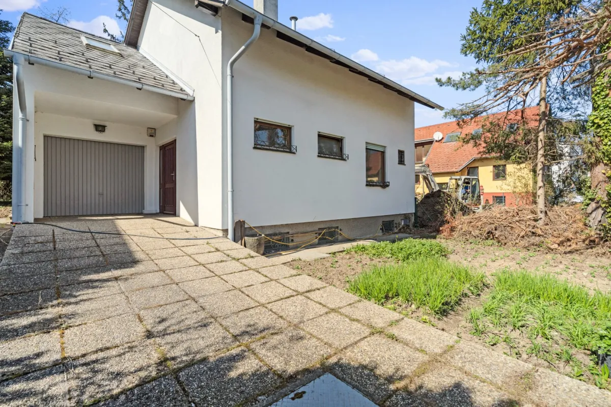 Renovierungsbedürftiges Einfamilienhaus mit Garten und Garage – Ihr neues Zuhause in Toplage /+++RE/MAX Trend+++ - Bild 1